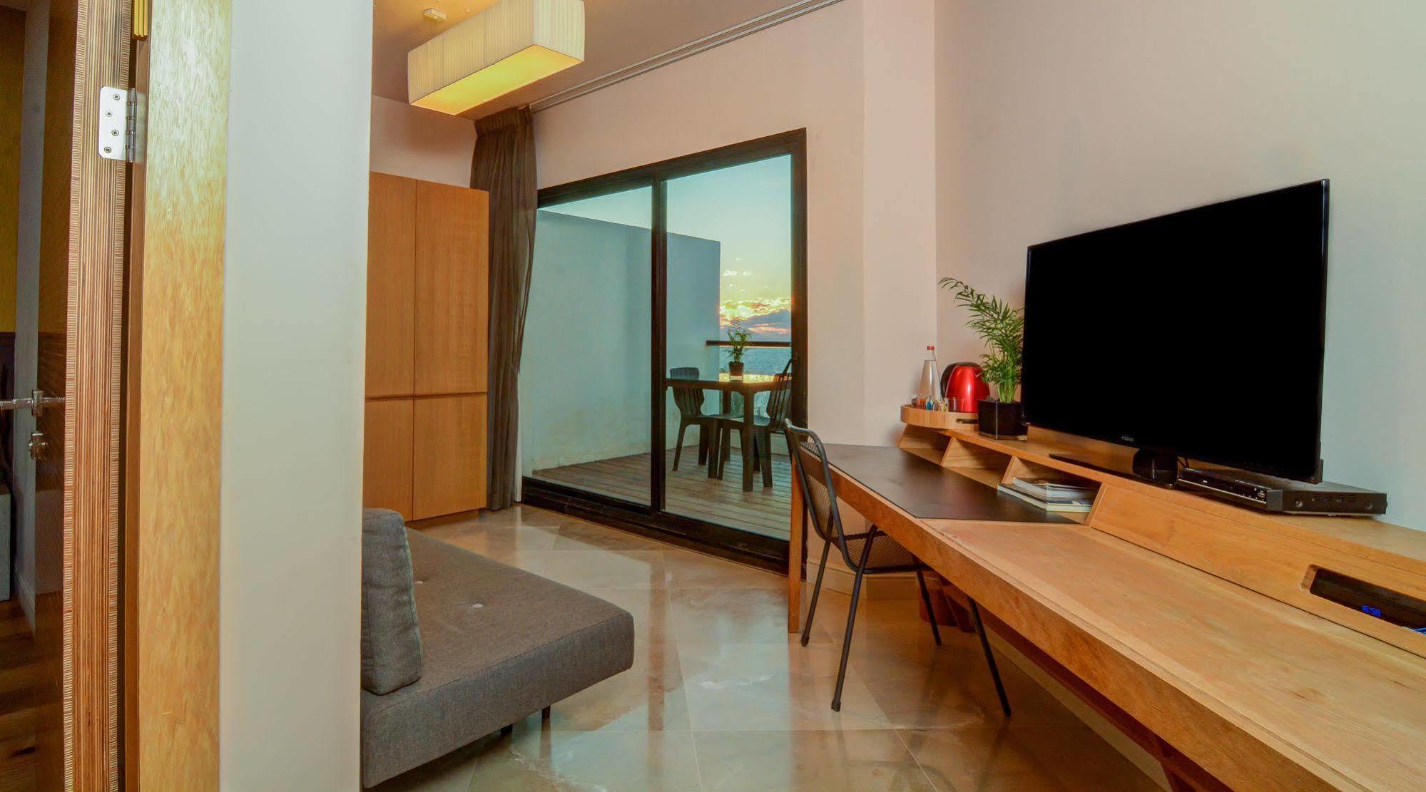 Jacob Sea Life Nahariya Hotel Екстериор снимка